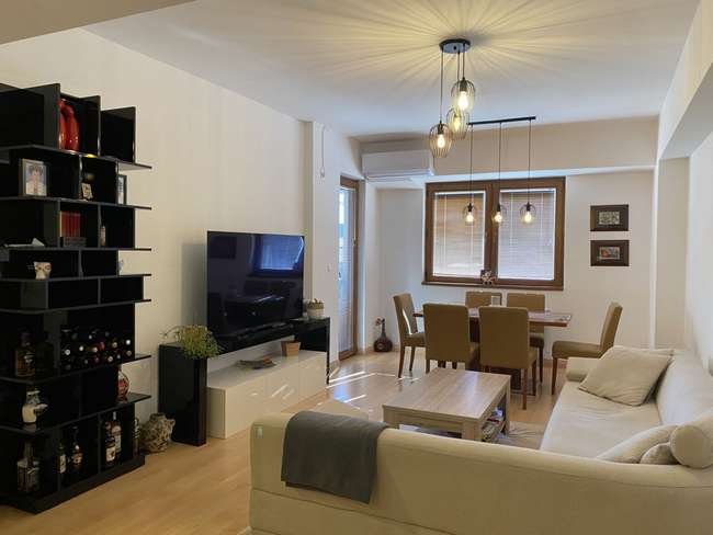 Apartament i Mobiluar Plot 86m2 në Qendër - 3