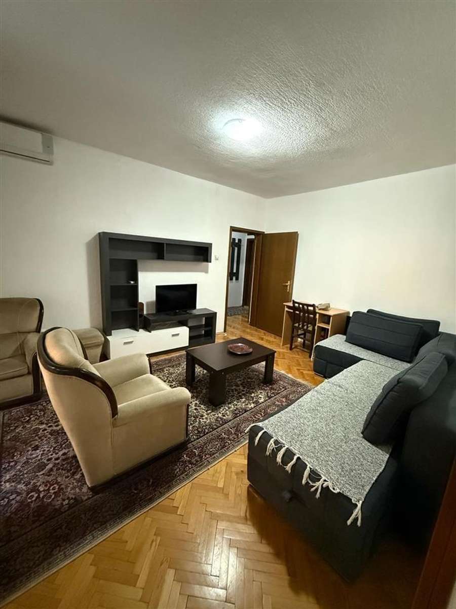 Apartament në Qendër - 1