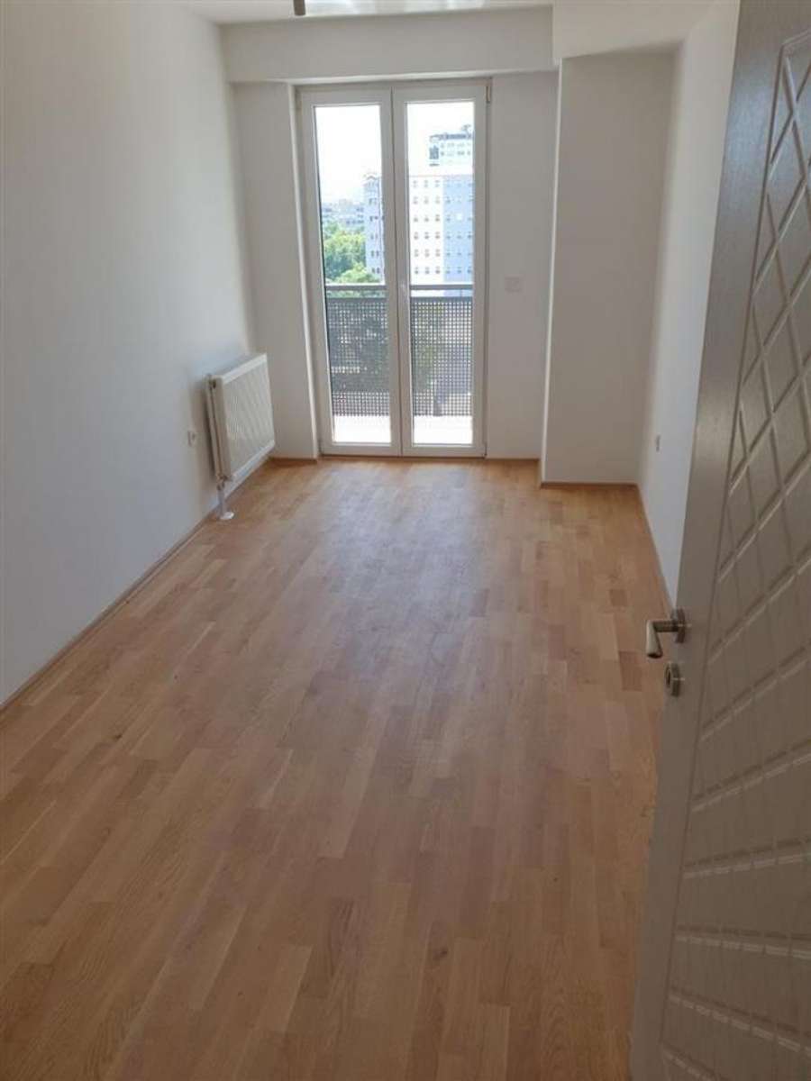 Apartament me 3 dhoma gjumi - 1