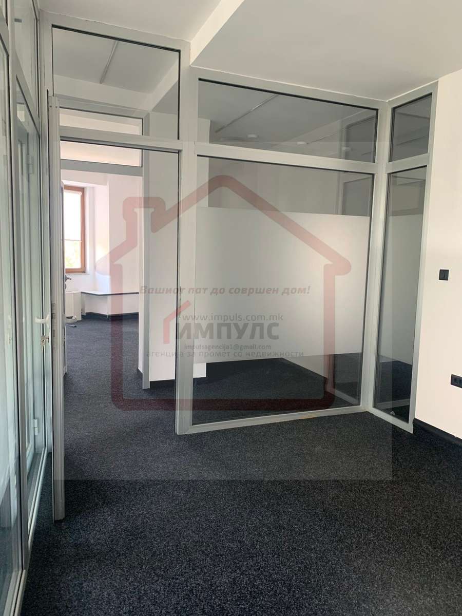 PRAZEN DELOVEN PROSTOR SO LOKACIJA VO AURA BUSINESS CENTER - 1