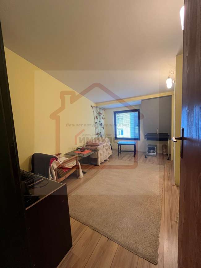 SHITET APARTAMENT ME KATËR DHOMA ME LOKACION NË AERODROM - 2