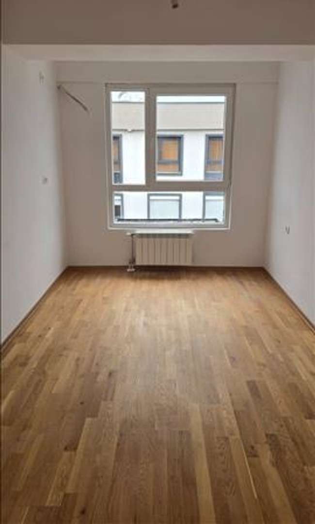 Apartament i Gjerë me 3 Dhoma Gjumie - 2