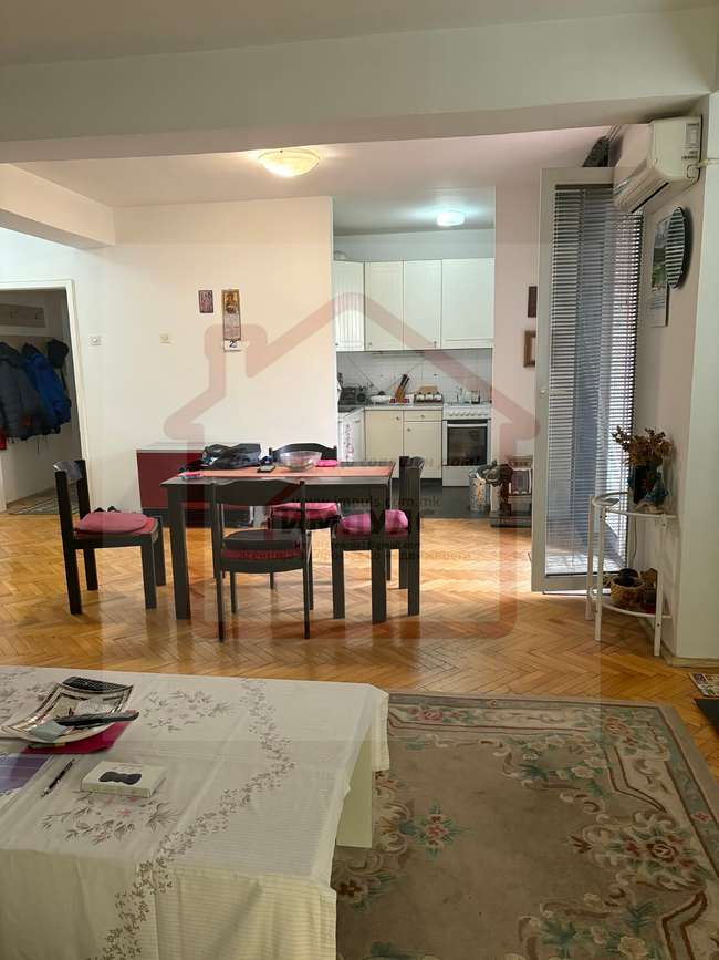 COMFORTABLE THREE-BEDROOM APARTMENT LOCATED IN RADISHANI image