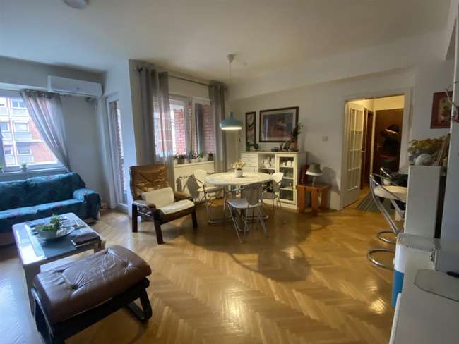 Apartament në Kapistec - ndërtesë me fasadë të kuqe - 3