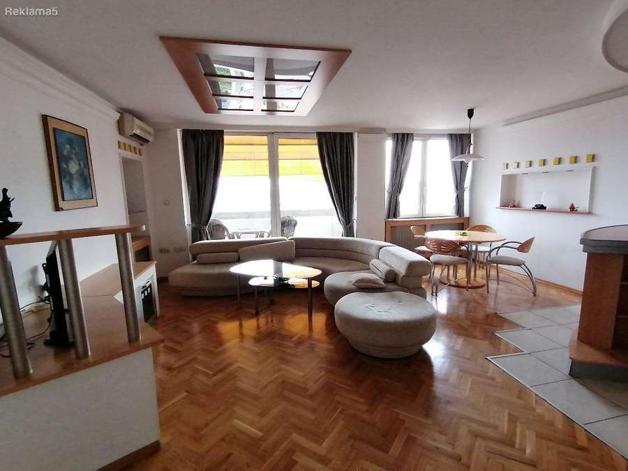 Apartament në Qendër - 1