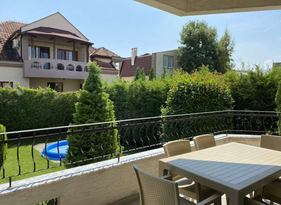 Shtëpi Familjare me Oborr të Madh në Bardovci - 1