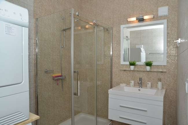 Apartament De Luks me pamje nga liqeni në Peshtan - 2