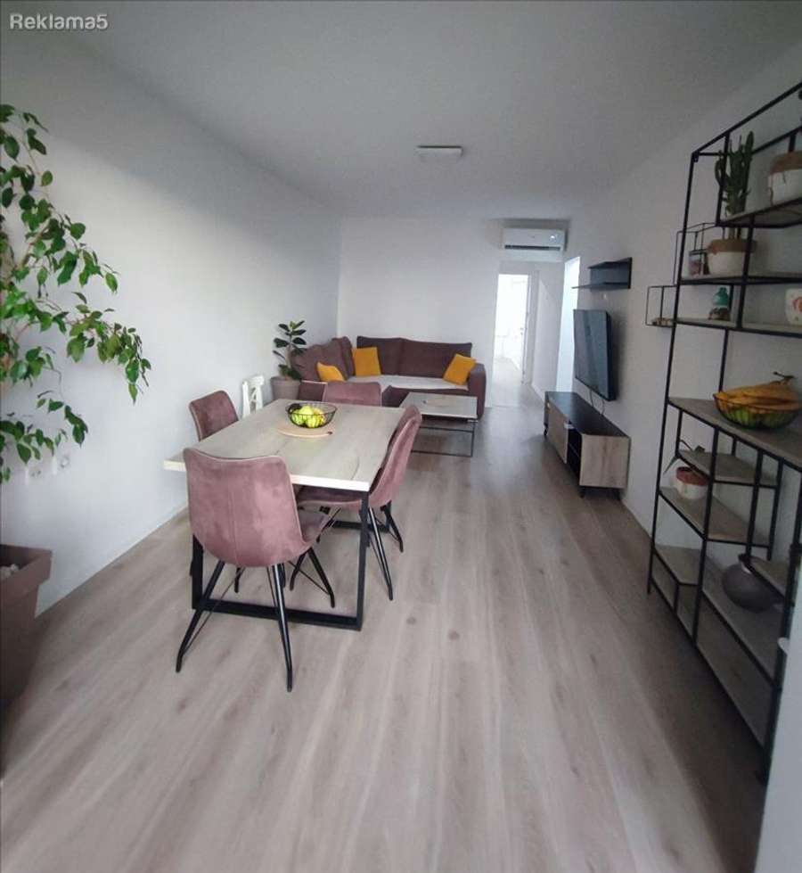 Apartament në Karpos 4 - përballë shkollës dhe parkut - 1