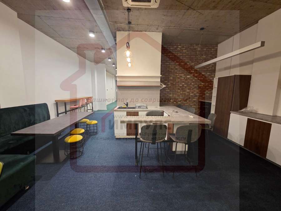 BUSINESS SPACE IN AN ATTRACTIVE LOCATION IN THE CENTER, PARK RESIDENCE - 1