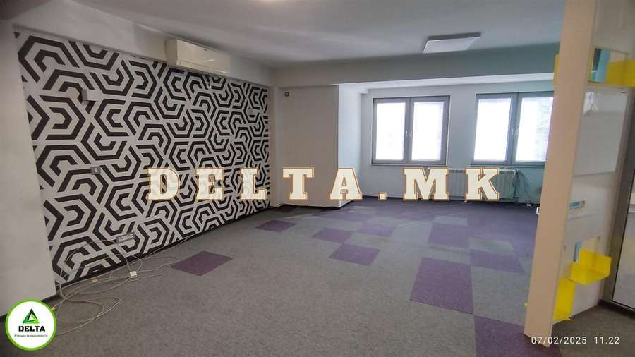 Pronë biznesi për qira në një lokacion të shkëlqyer në qendër - 1