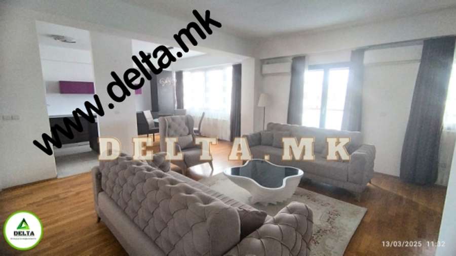 Apartament pesë dhomësh i gjerë dhe plotësisht i mobiluar në Qendër - 1