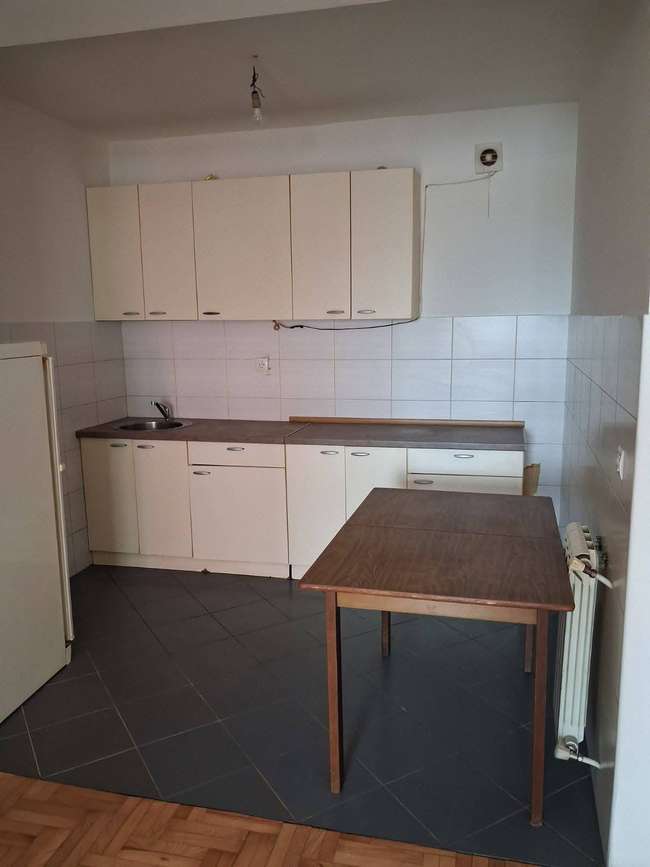 Jepet me qira apartament 2-dhomësh në K.Voda në katin e parë - 3