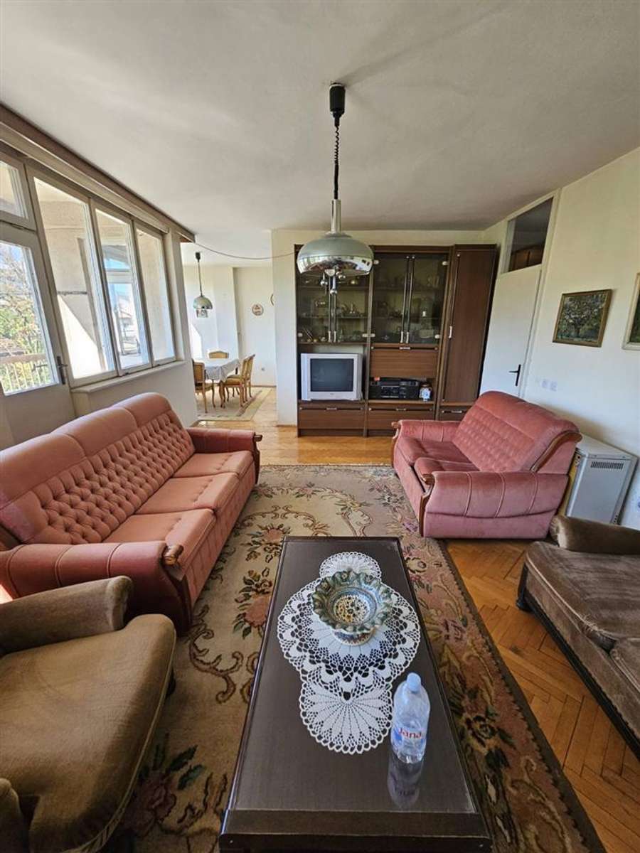 Three-bedroom apartment in Gjorce Petrov - 1