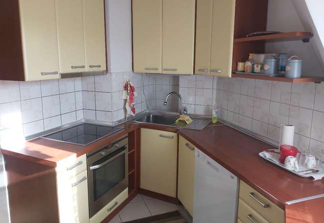Apartament me qira në Qendër - Debar Maalo - 2