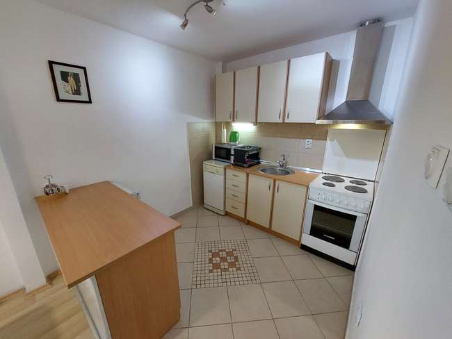APARTAMENT ME DY DHOMA ME LOKACION NË QENDËR, DEBARCA - 3