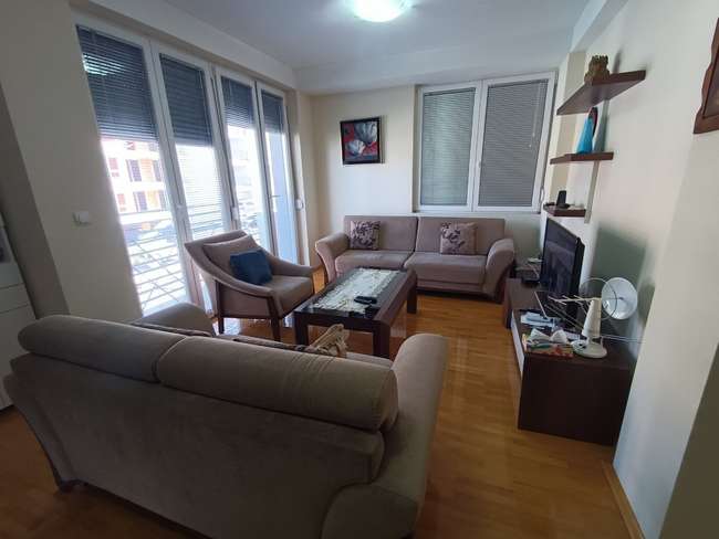 SE prodava ODLICEN stan 74m2 - CENTAR - 2