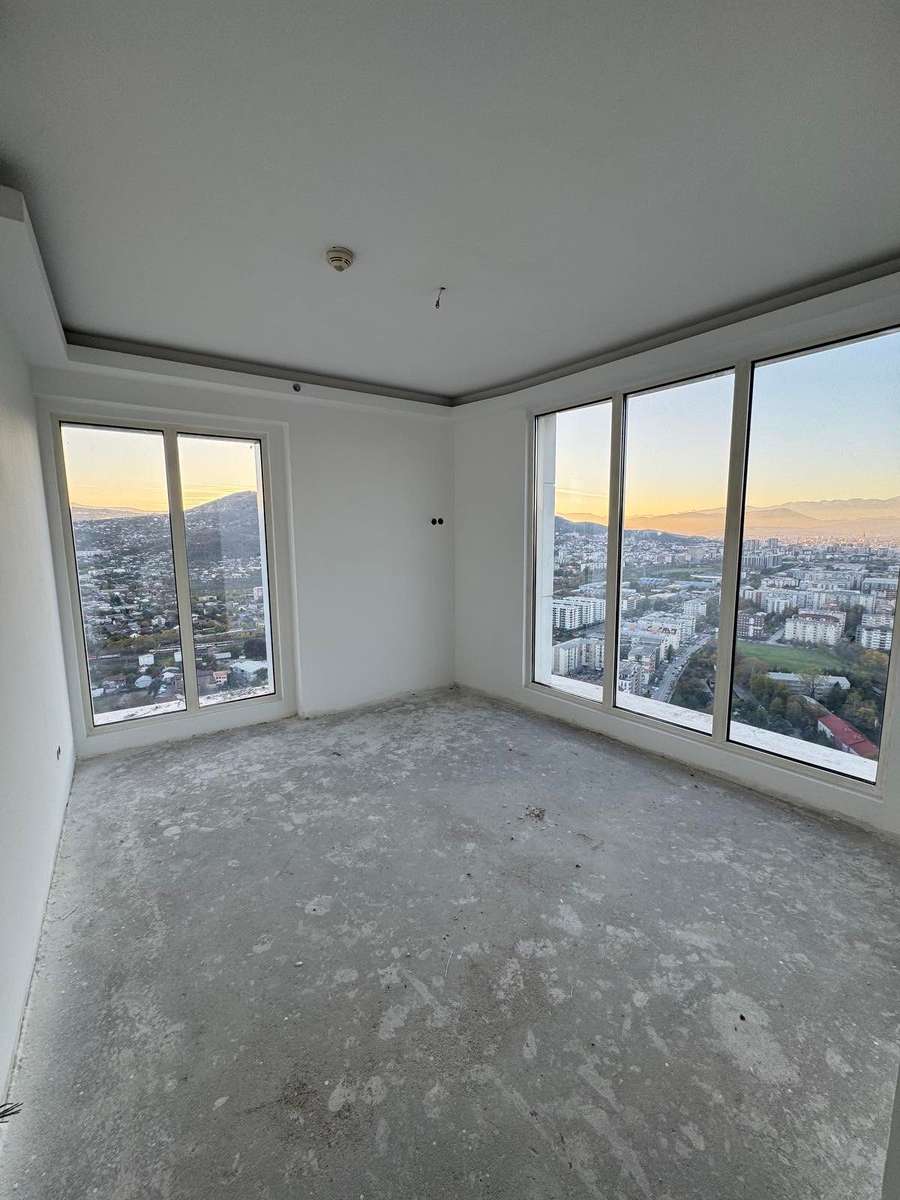 FOR RENT OFFICE SPACE/PENTHOUSE ON THE 40TH FLOOR - 1