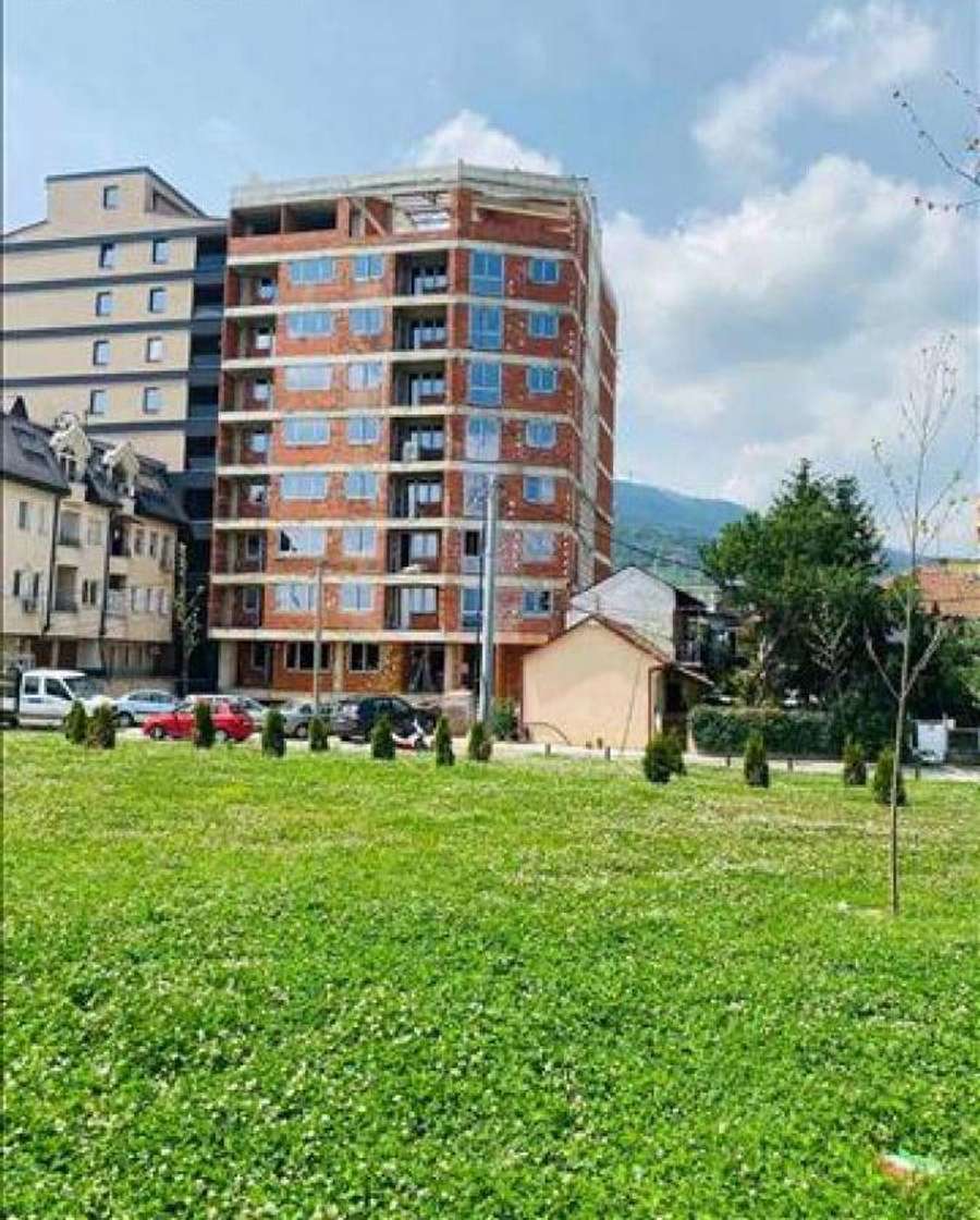 APARTMENT WITH YARD - 1
