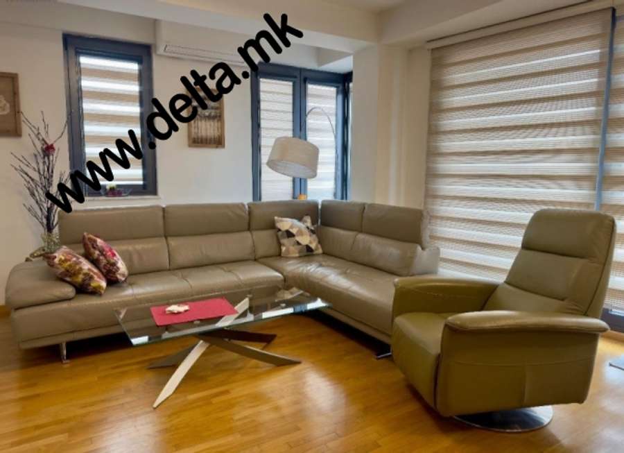 Four-room apartment in Debar Maalo - 1