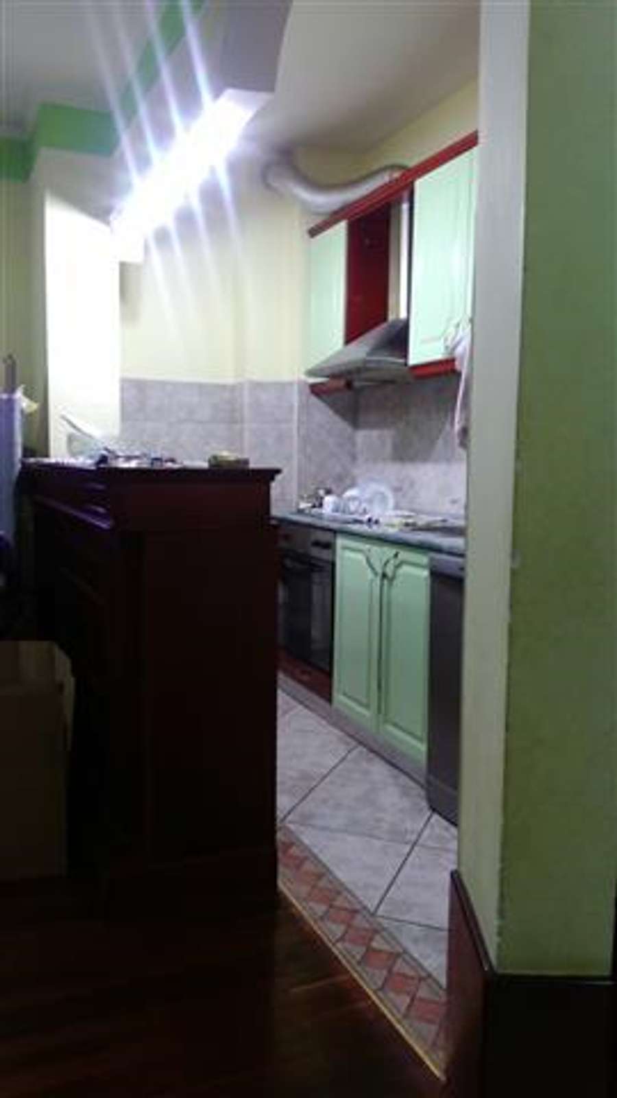 JEPET ME QIRA APARTAMENT TRE DHOMASH ME LOKACION NË QENDËR - 1