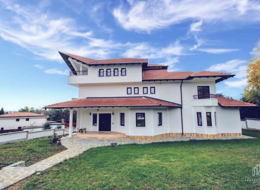 Shtëpi luksoze 720m2 me pishinë - 1