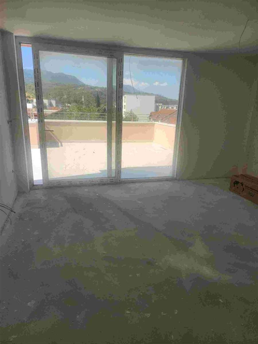 Duplex vo Hrom - od semaforite vtorata ulica - 1
