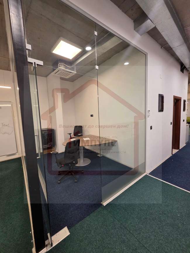 BUSINESS SPACE IN AN ATTRACTIVE LOCATION IN THE CENTER, PARK RESIDENCE - 2