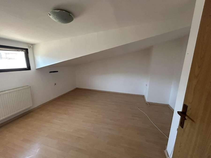 Apartament në Qendër pranë Sallës Universale - 1