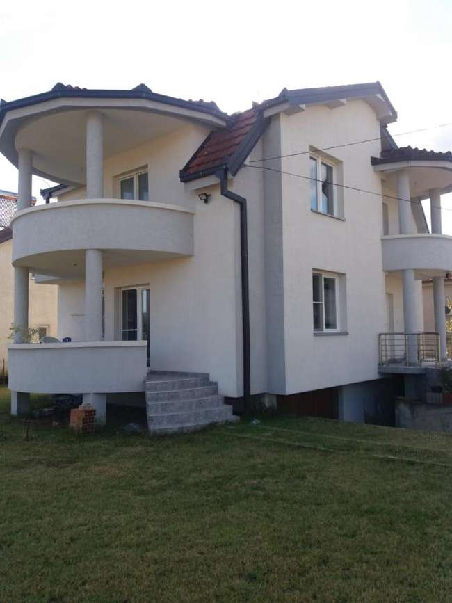 House in Radishani - 2