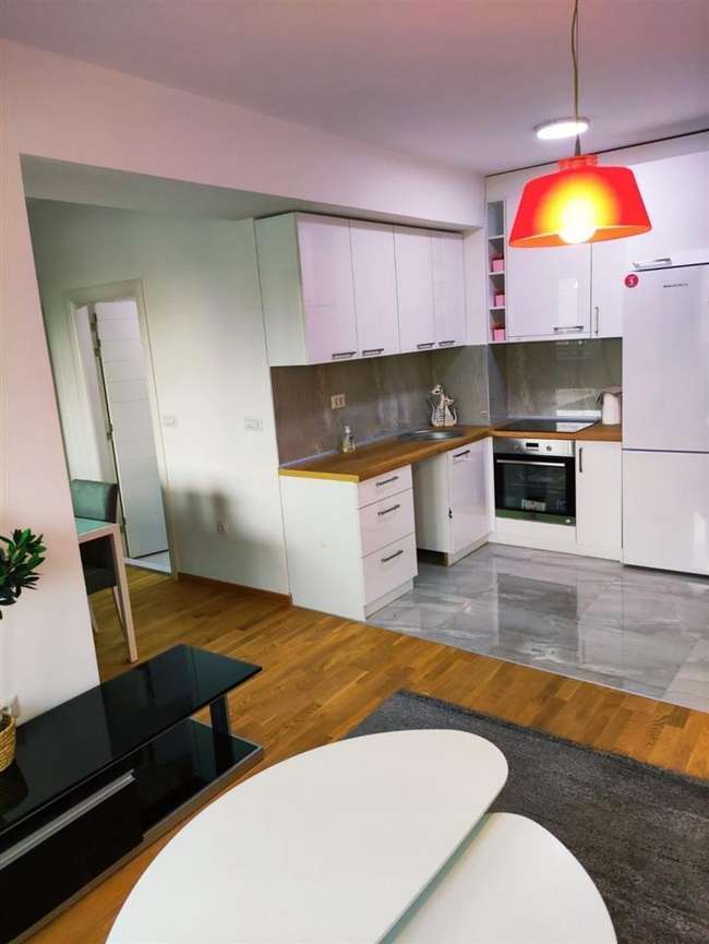 Apartament me tre dhoma gjumi për qira në Taftalidze 1 - 2