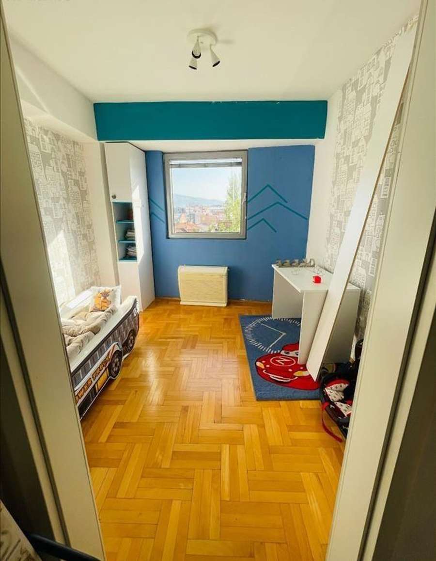 For sale three-bedroom apartment near the Ministry of Interior - 1