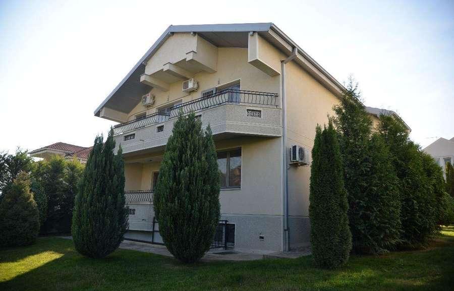 Shtëpi e Bukur - 1
