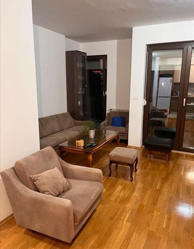 Apartament në katin e parë në Momin Potok - 2