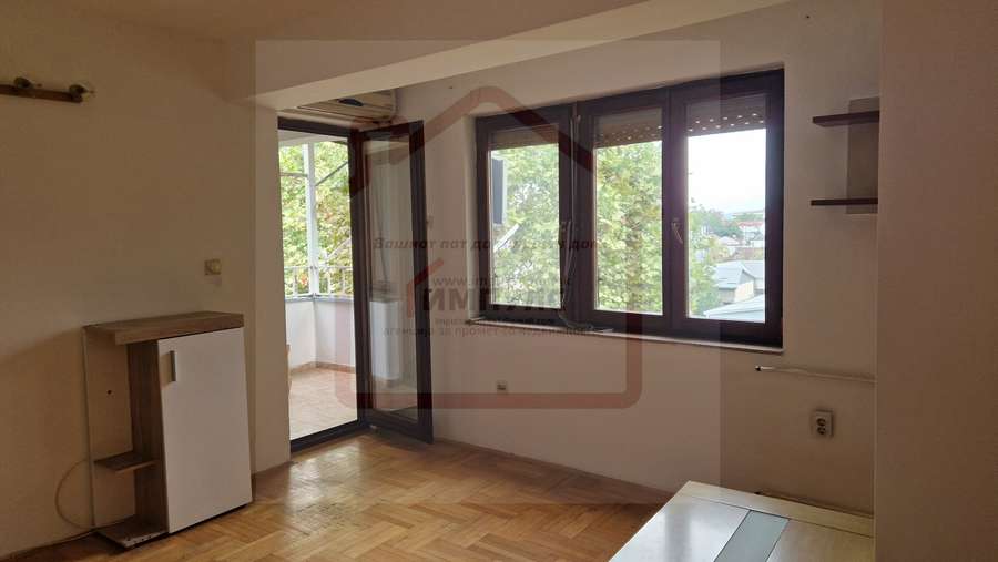 SHITET APARTAMENT ME DY DHOMA NË NJË LOKACION TË QETË NË TOPANSKO POLE - 1