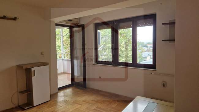 FOR SALE TWO-BEDROOM APARTMENT IN QUIET LOCATION IN TOPANSKO POLE image