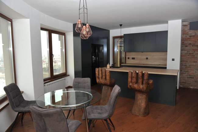 APARTAMENT I MREKULLUESHËM ME KATËR DHOMA ME LOKACION NË FLATIRON - 2