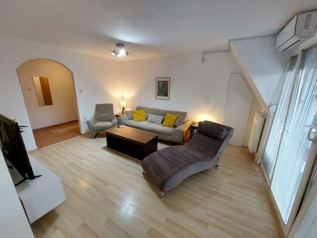 APARTAMENT ME DY DHOMA ME LOKACION NË QENDËR, DEBARCA - 2
