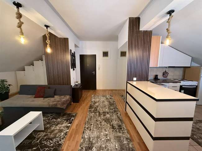 Jepet me qira apartament tre dhoma në qendër - 3
