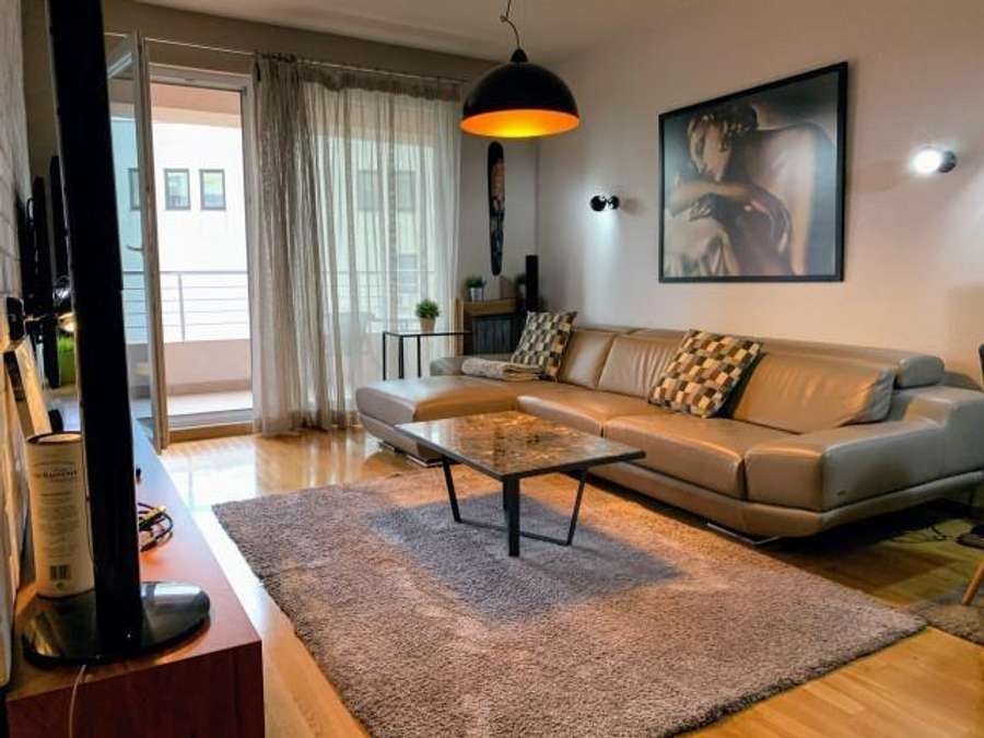 Apartament në Qendër - 1