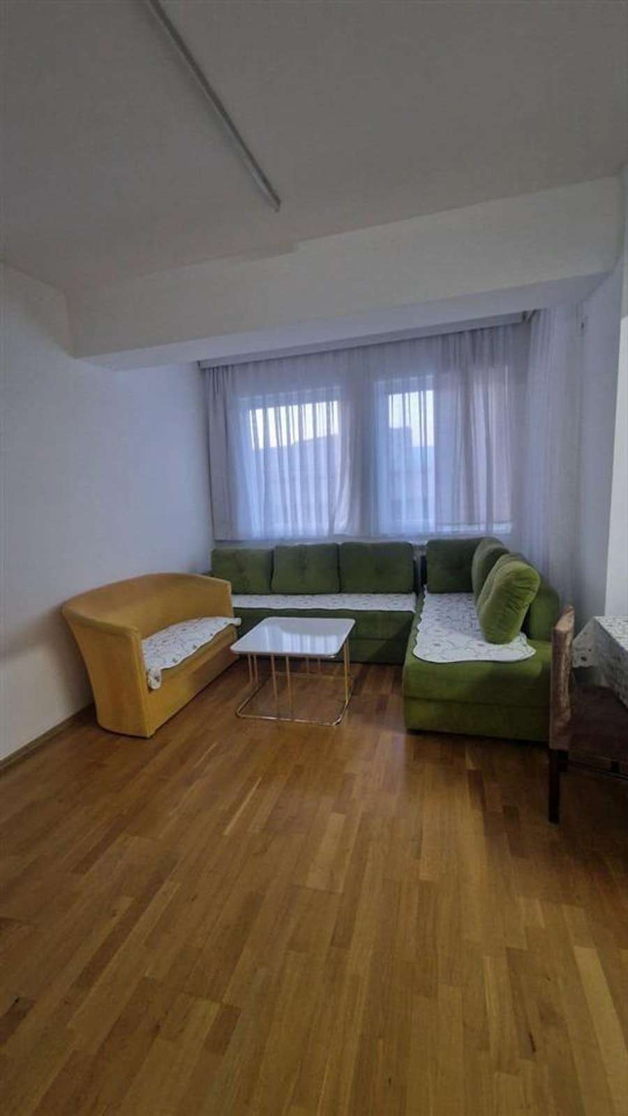 Jepet me qira apartament 3-dhomësh në Taftalidze 1, pranë Oktës - 1