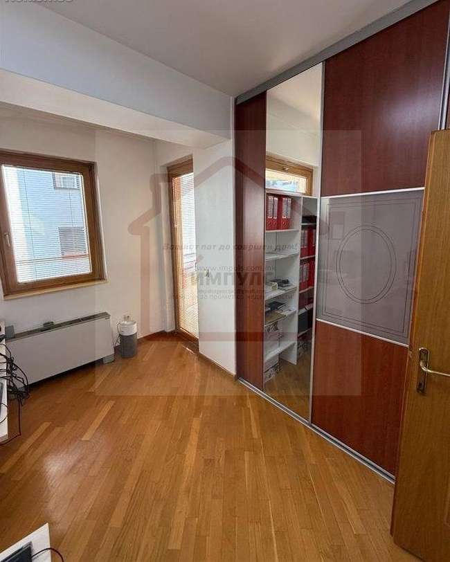 Hapësirë tregtare e mobiluar në një lokacion të shkëlqyer në Karposh - 3