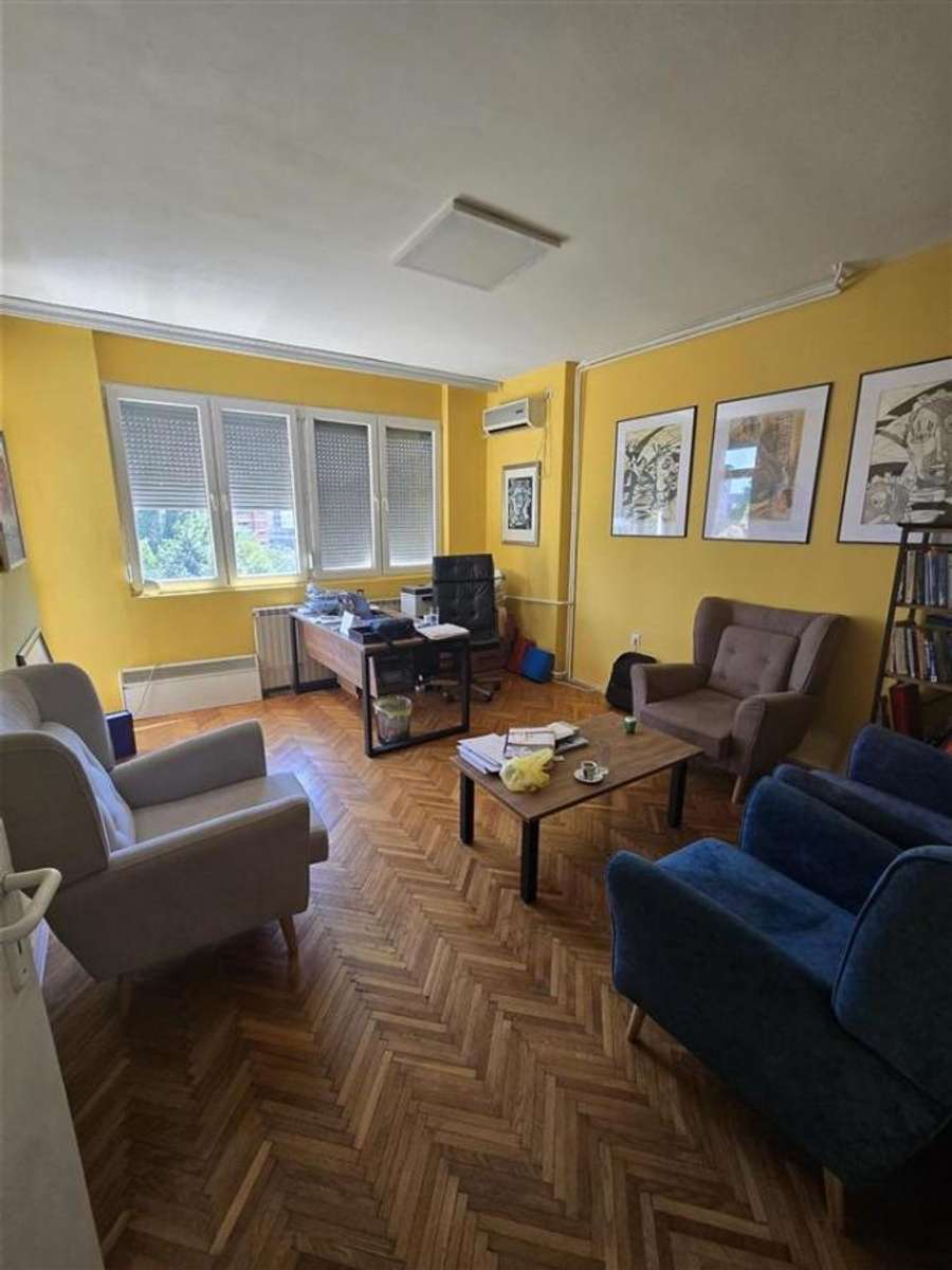 Apartament i rinovuar në Qendër - 1
