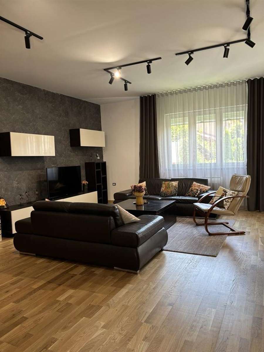 Jepet me qira apartament 4 dhoma i pa banuar në Kisela Voda me oborr - 1