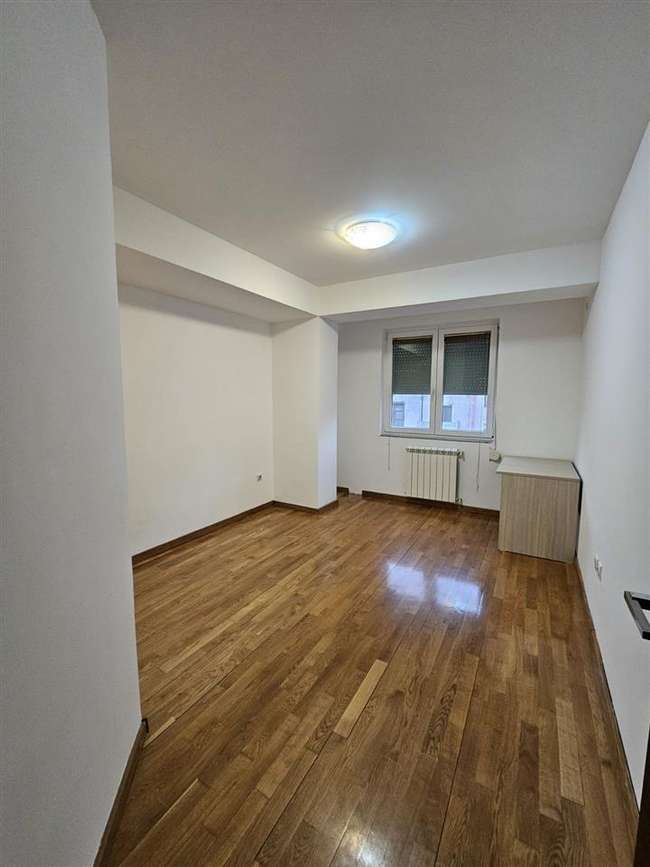 Empty apartment for business purposes for rent in the Center - 2