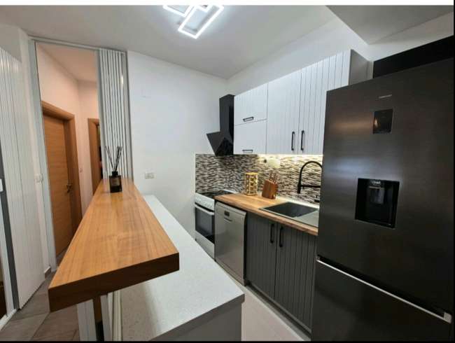 UNFURNISHED TWO-BEDROOM APARTMENT IN THE CENTER - 2