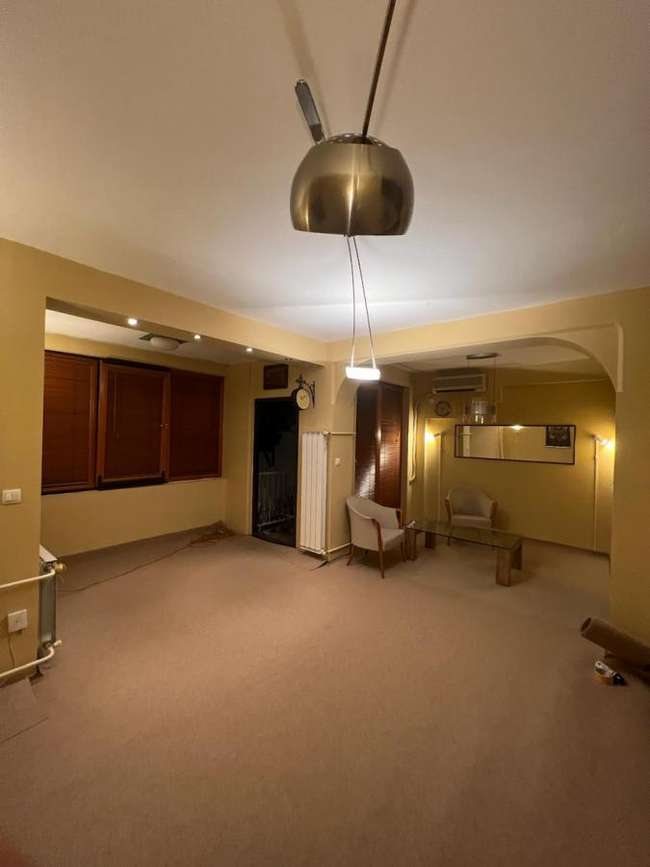 Pronë me potencial për shumë apartamente - 3