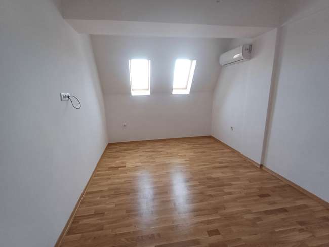 Apartment in a Quiet Location in Hrom - 3