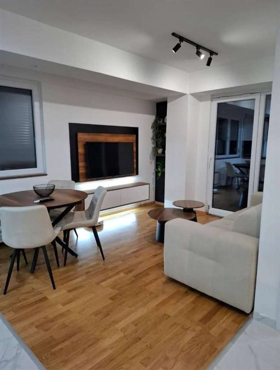 Apartament i ri i pabanuar në Qendër Debar Maalo - 1