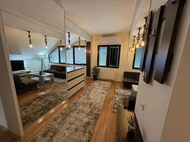 Jepet me qira apartament tre dhoma në qendër - 2