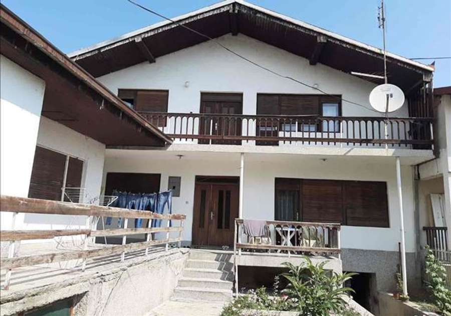Shtëpi e rinovuar në një lokacion prestigjioz - 1